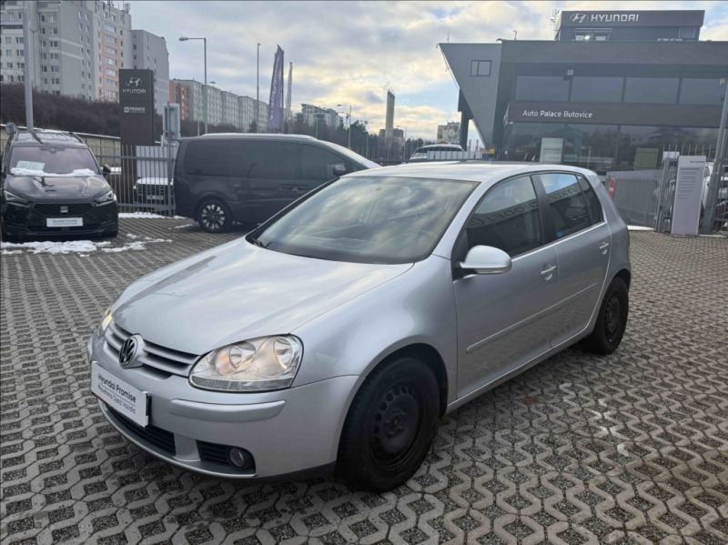 Volkswagen Golf 1,6 I TRENDLINE ČR