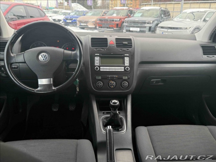Volkswagen Golf 1,6 I TRENDLINE ČR 2007