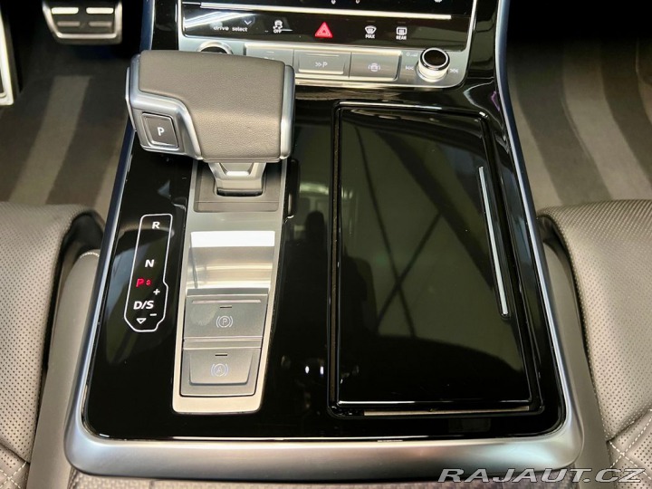 Audi Q8 60TFSI e QUATTRO, MASÁŽE, 2025