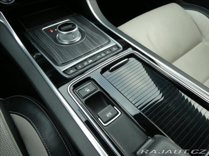 Jaguar XF 3,0 30D R-Sport,2.maj,ČR, 2016