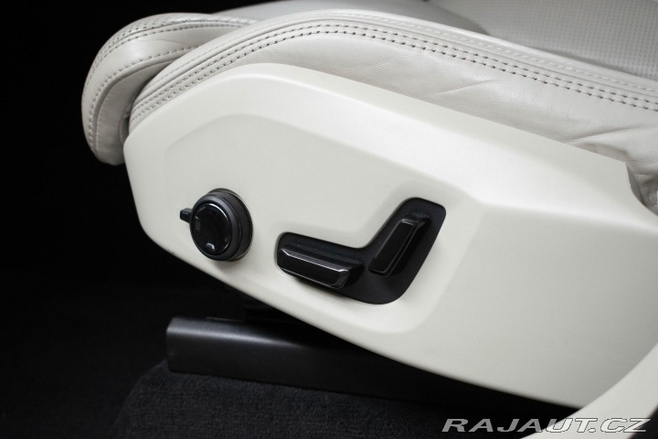 Volvo XC60 D5 AWD INSCRIPTION DPH*ČR 2019