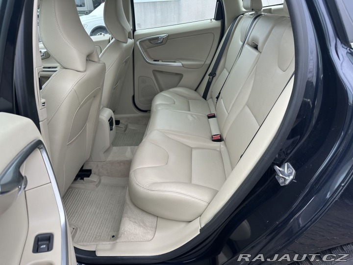 Volvo XC60 2,0D 140kw SUMMUM SERVIKA 2015