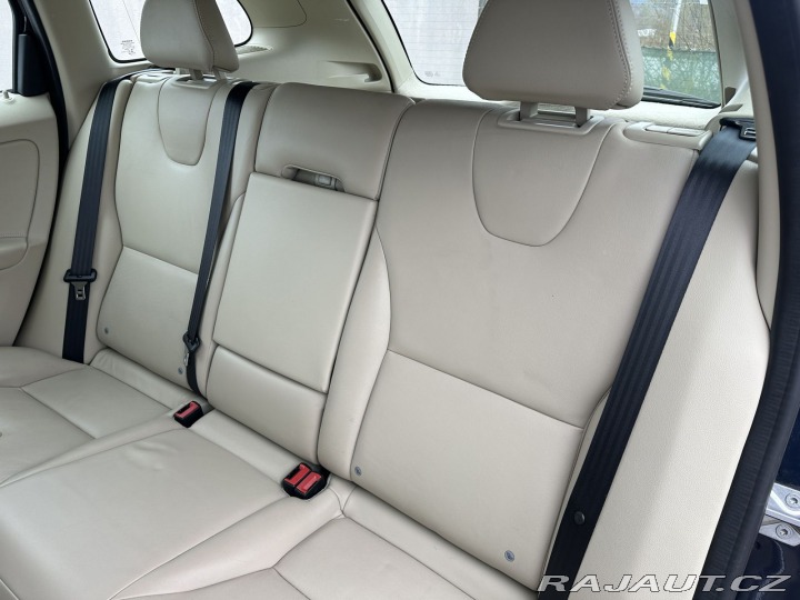 Volvo XC60 2,0D 140kw SUMMUM SERVIKA 2015