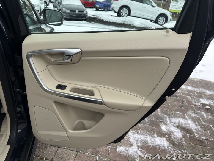 Volvo XC60 2,0D 140kw SUMMUM SERVIKA 2015