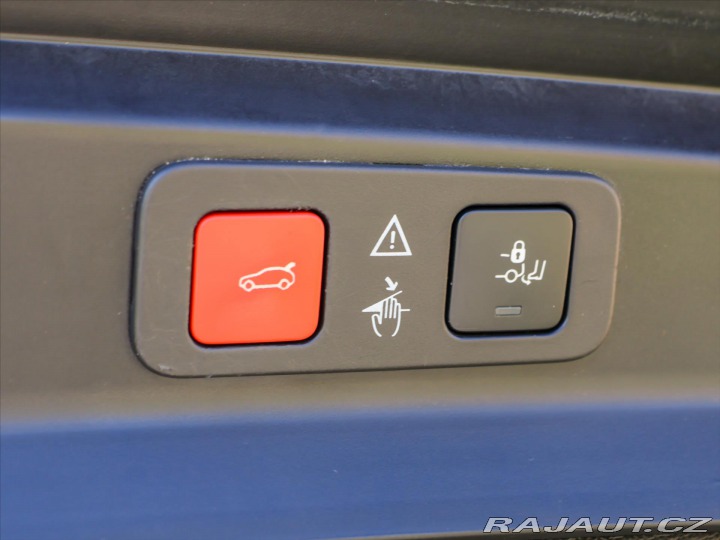 Peugeot 5008 1,5 HDI GT-line DPH 7-Mís 2022