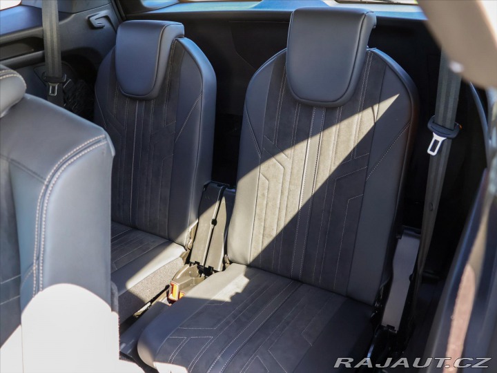 Peugeot 5008 1,5 HDI GT-line DPH 7-Mís 2022