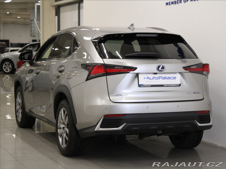Lexus Ostatní modely NX 300h 2,5 Hybrid 145kW 4WD Pres 2020