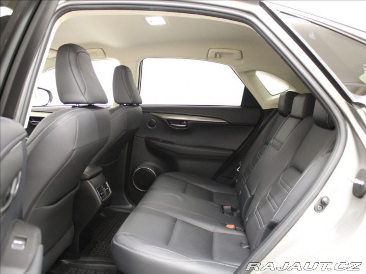 Lexus Ostatní modely NX 300h 2,5 Hybrid 145kW 4WD Pres 2020