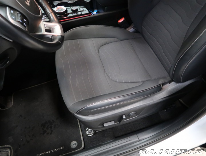 Kia Sportage 1,6 CRDi AUT 4x4 ČR 1 MAJ 2022