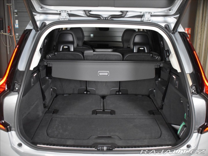 Volvo XC90 2,0 T8  Plus Dark 2025