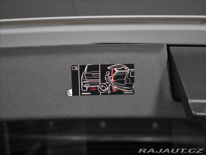 Volvo XC90 2,0 T8  Plus Dark 2025