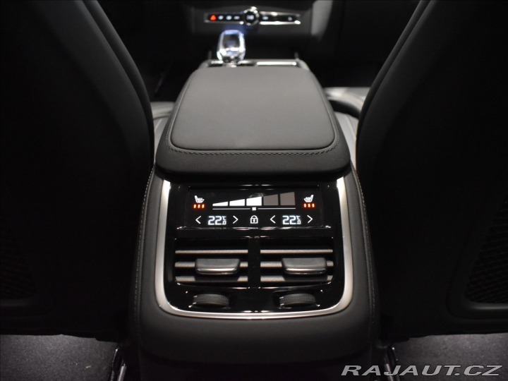 Volvo XC90 2,0 T8  Plus Dark 2025