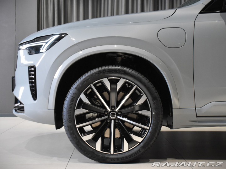 Volvo XC90 2,0 T8  Plus Dark 2025
