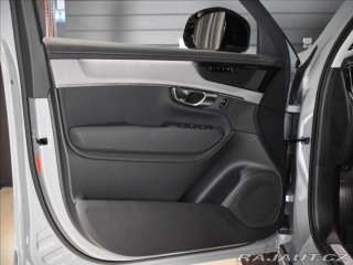 Volvo XC90 2,0 T8 Plus Dark 2025
