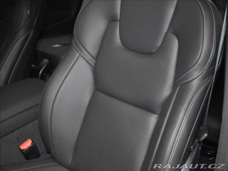 Volvo XC90 2,0 T8 Plus Dark 2025