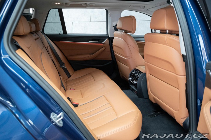 BMW 5 530d xD LASER*TAŽNÉ*ZÁRUK 2023