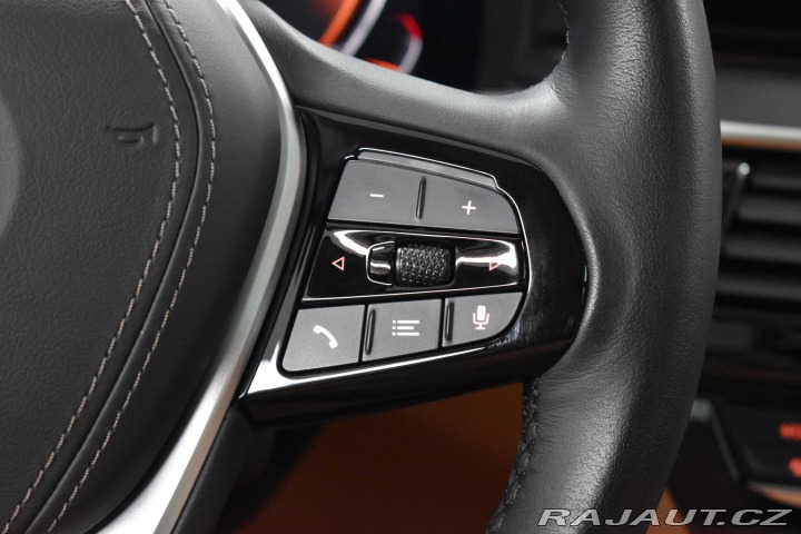 BMW 5 530d xD REZERVACE 2023