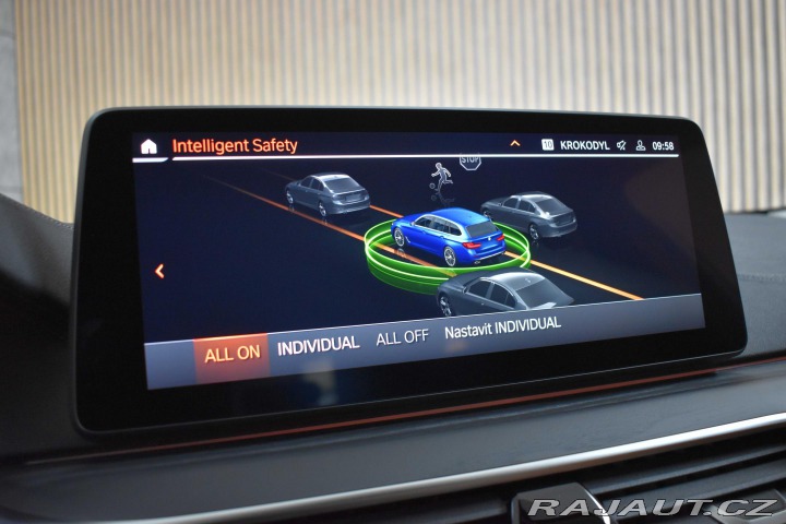 BMW 5 530d xD LASER*TAŽNÉ*ZÁRUK 2023