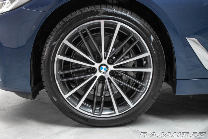 BMW 5 530d xD LASER*TAŽNÉ*ZÁRUK 2023