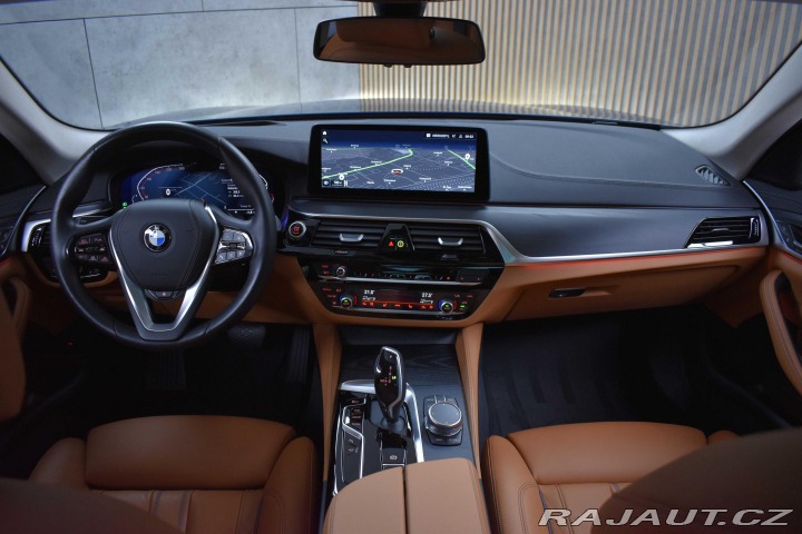 BMW 5 530d xD REZERVACE 2023