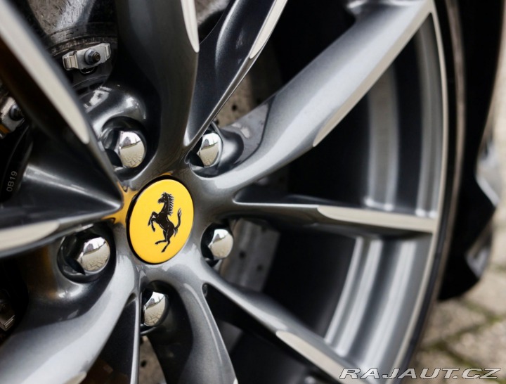 Ferrari 812 Superfast  GTS 6.5 V12 HE 2020