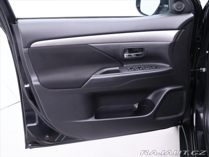 Mitsubishi Outlander 2,3 DI-D 110kW 4WD CZ Ins 2018