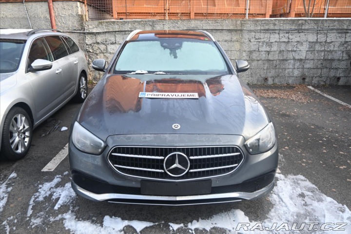 Mercedes-Benz E 2,0 300de 225kW 9Gtronic 2021