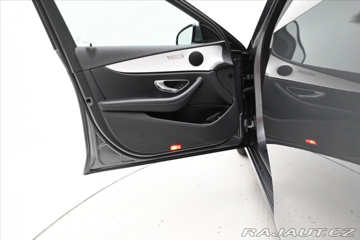 Mercedes-Benz E 2,0 300de 225 kW 9Gtronic 2021