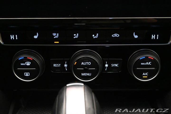 Volkswagen Passat 1,5 TSI 110 kW DSG Elegan 2020