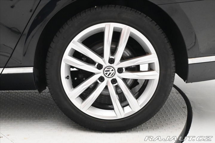 Volkswagen Passat 1,5 TSI 110 kW DSG Elegan 2020