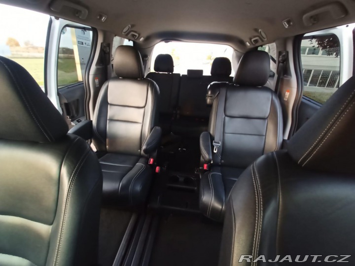 Toyota Ostatní modely Sienna SE SPORT 3.5 V6, 8 MÍST 2015