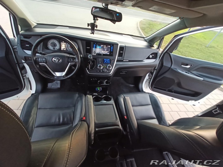 Toyota Ostatní modely Sienna SE SPORT 3.5 V6, 8 MÍST 2015