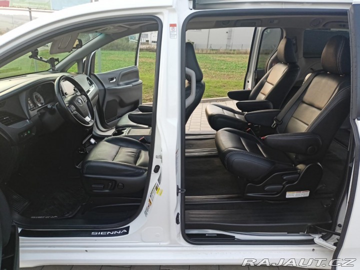 Toyota Ostatní modely Sienna SE SPORT 3.5 V6, 8 MÍST 2015