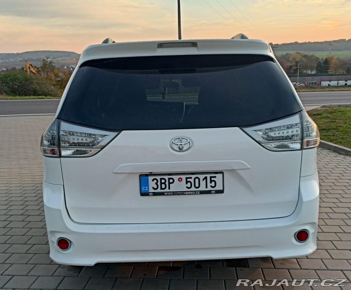 Toyota Ostatní modely Sienna SE SPORT 3.5 V6, 8 MÍST 2015