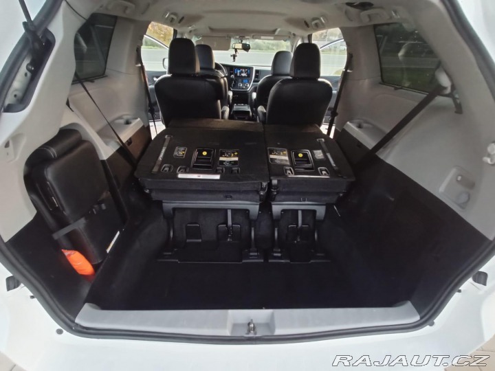 Toyota Ostatní modely Sienna SE SPORT 3.5 V6, 8 MÍST 2015