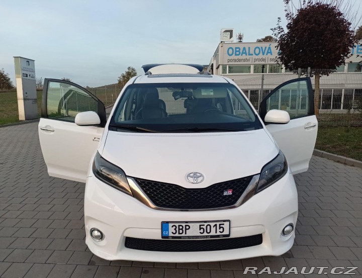 Toyota Ostatní modely Sienna SE SPORT 3.5 V6, 8 MÍST 2015