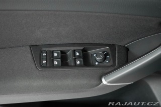 Volkswagen Touran 1.5 TSI DSG*7.MÍST*DPH*ČR 2023