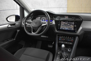 Volkswagen Touran 1.5 TSI DSG*7.MÍST*DPH*ČR 2023