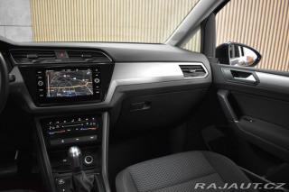 Volkswagen Touran 1.5 TSI DSG*7.MÍST*DPH*ČR 2023