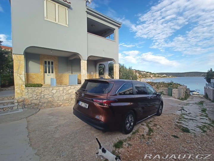 Toyota Ostatní modely Sienna XLE 2.5 HYBRID AWD, 7 MÍS 2021