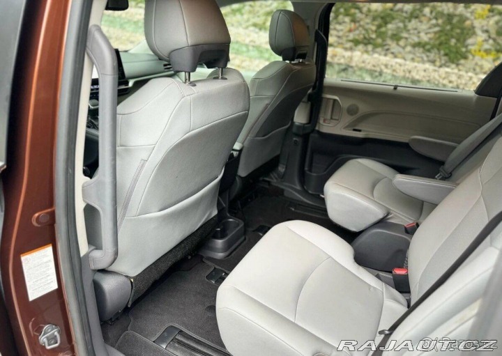 Toyota Ostatní modely Sienna XLE 2.5 HYBRID AWD, 7 MÍS 2021
