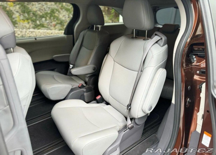 Toyota Ostatní modely Sienna XLE 2.5 HYBRID AWD, 7 MÍS 2021