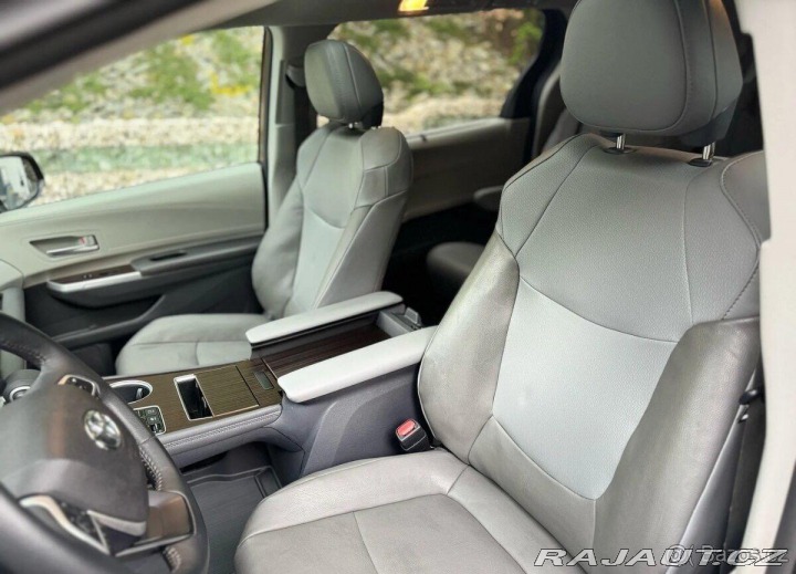 Toyota Ostatní modely Sienna XLE 2.5 HYBRID AWD, 7 MÍS 2021