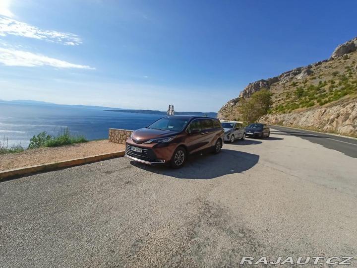 Toyota Ostatní modely Sienna XLE 2.5 HYBRID AWD, 7 MÍS 2021