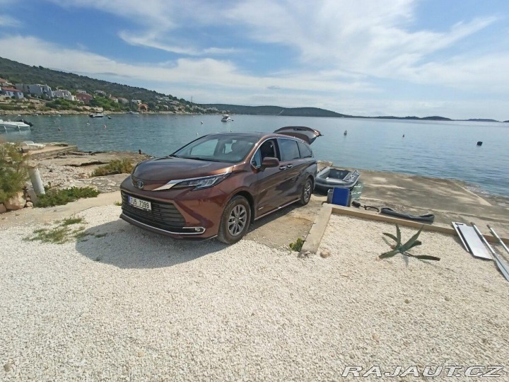 Toyota Ostatní modely Sienna XLE 2.5 HYBRID AWD, 7 MÍS 2021