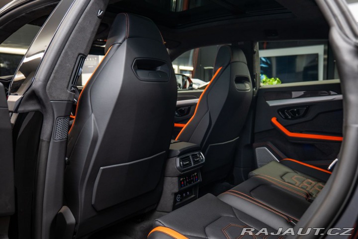 Lamborghini Urus SE 2025