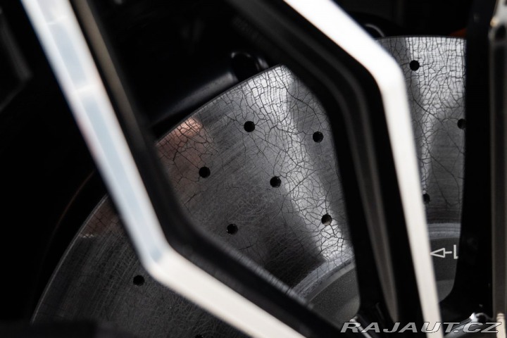 Lamborghini Urus SE 2025