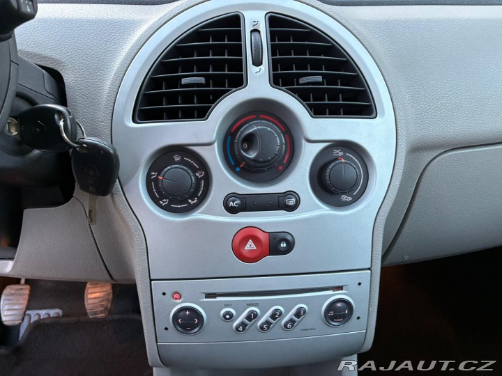 Renault Modus 1.2i 55KW, VYHŘIVANÉ SEDA 2005