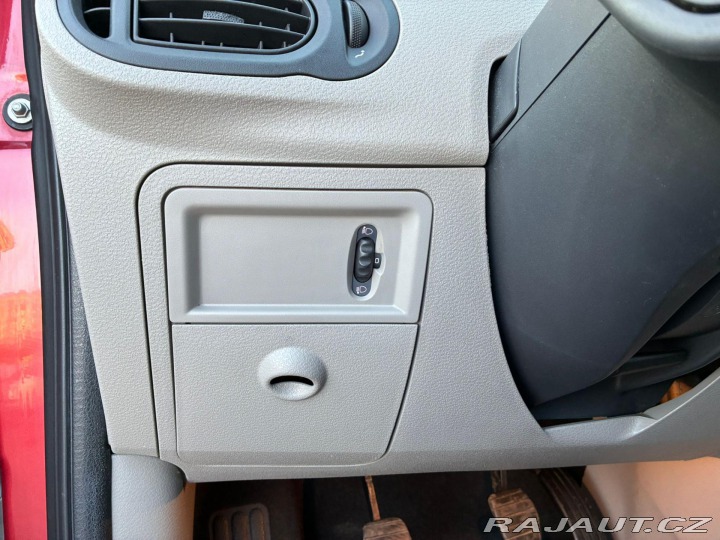 Renault Modus 1.2i 55KW, VYHŘIVANÉ SEDA 2005