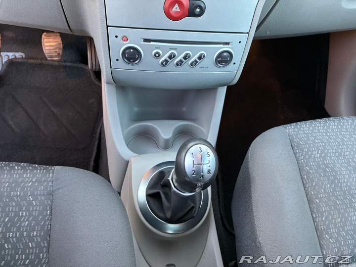 Renault Modus 1.2i 55KW, VYHŘIVANÉ SEDA 2005